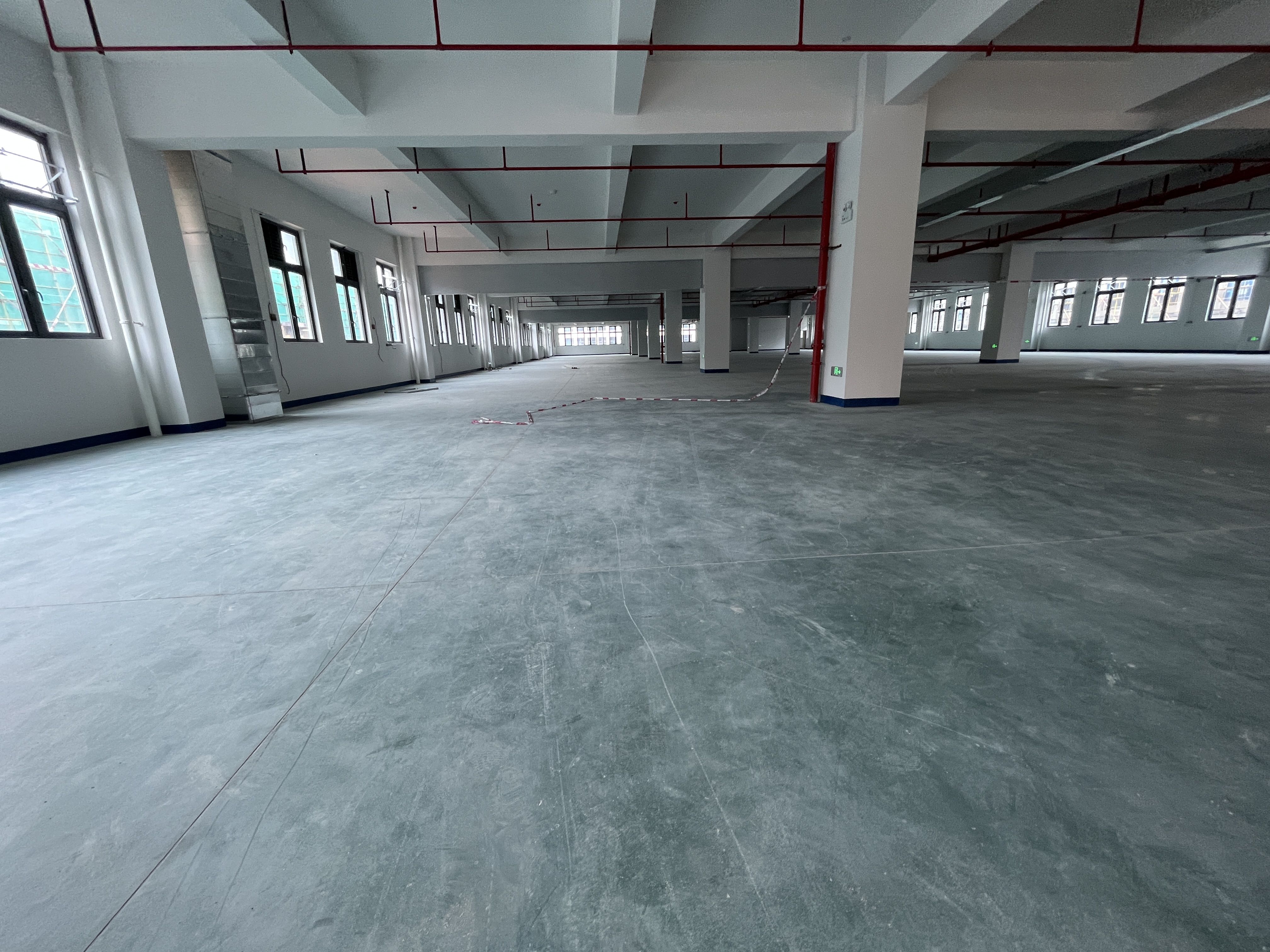 水泥地面起塵不是臟！根源在這，99%的人搞錯了